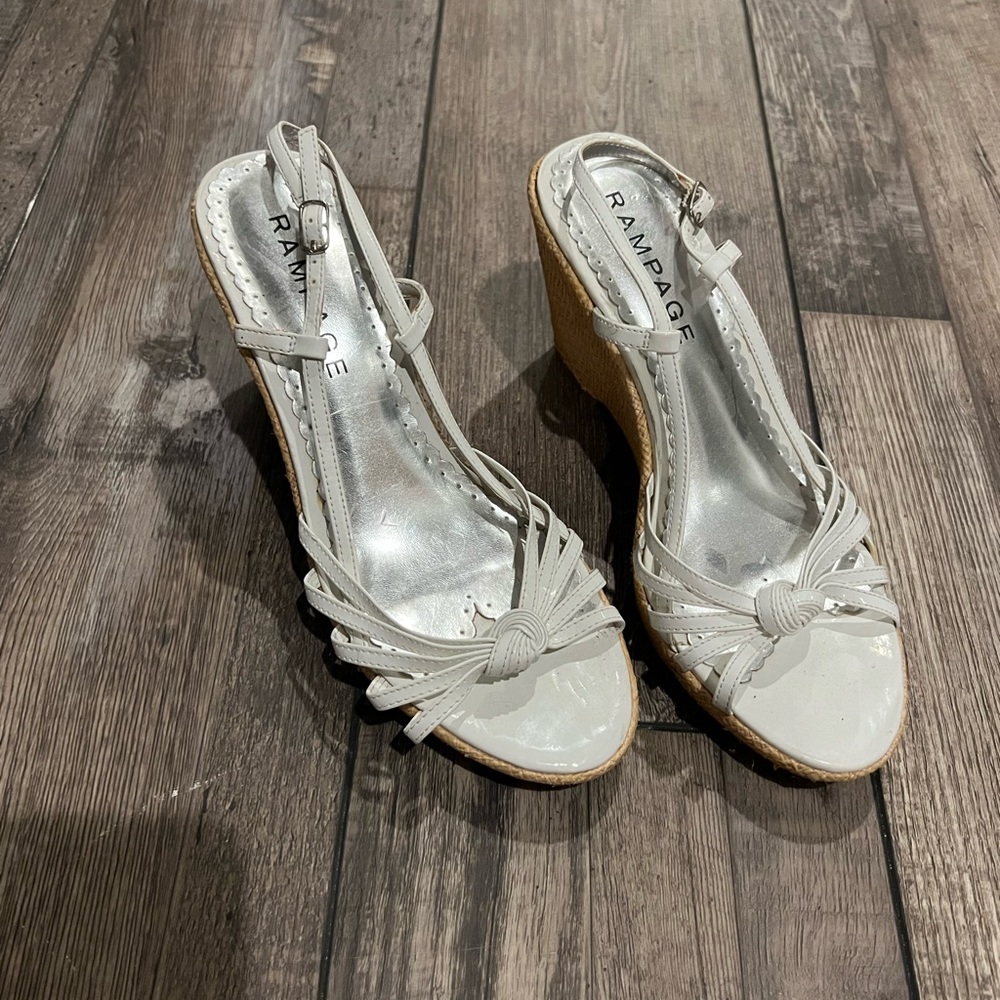 Women White Ramoage Wedges Size 8